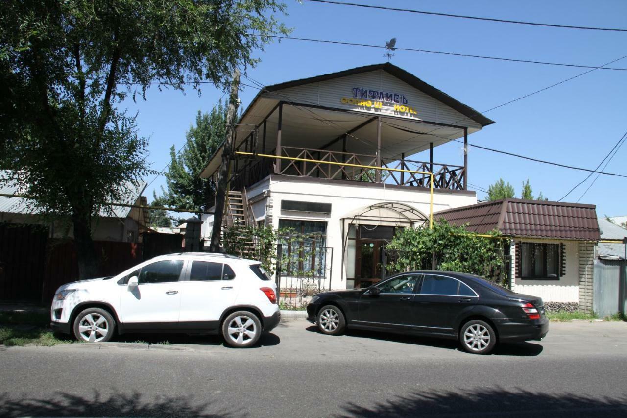 Tiflis Hotel Alma-Ata Buitenkant foto